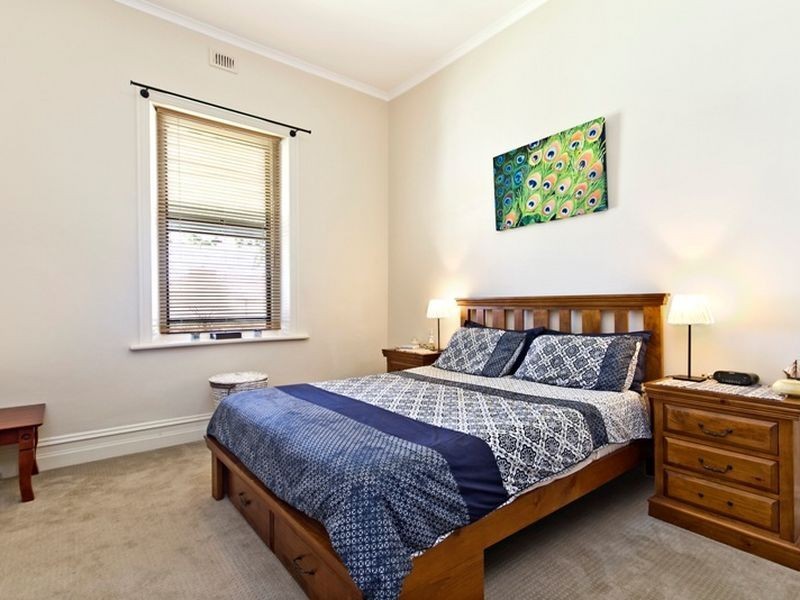 8 Hughes Avenue, Moonta Bay SA 5558