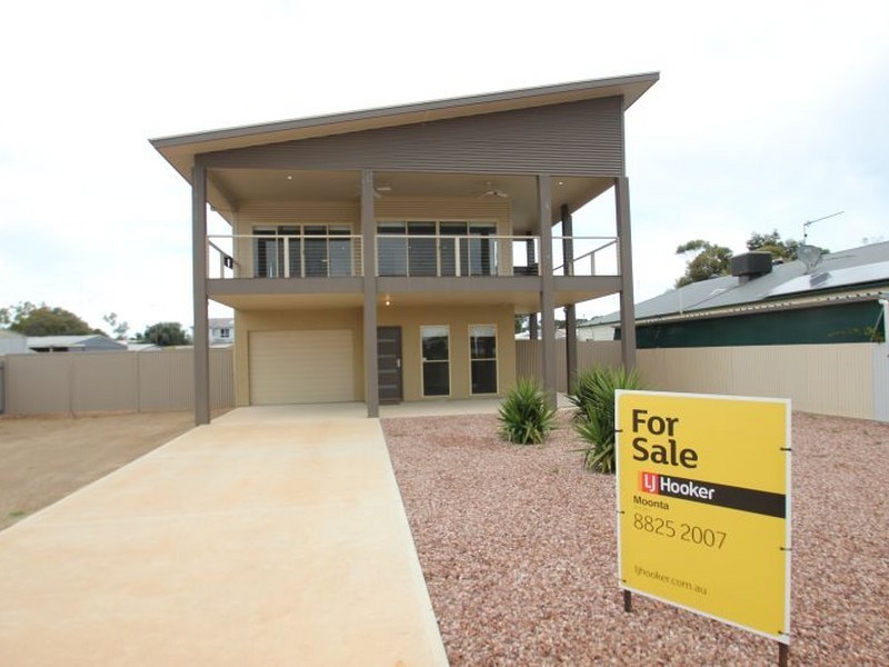 10 Moonta Road, Moonta Bay SA 5558