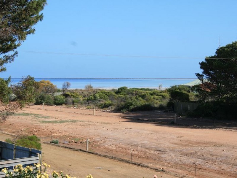 10 Moonta Road, Moonta Bay SA 5558