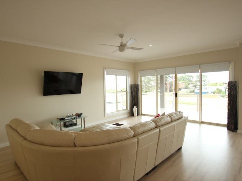 10 Moonta Road, Moonta Bay SA 5558