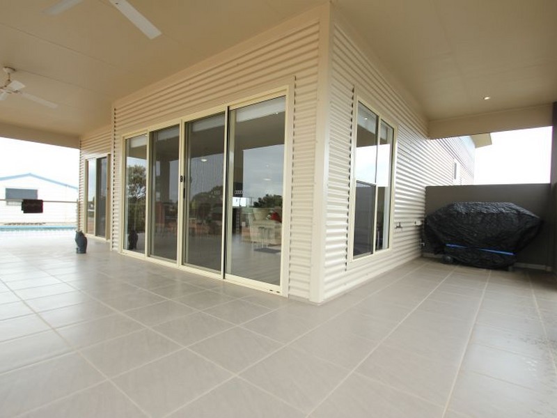 10 Moonta Road, Moonta Bay SA 5558