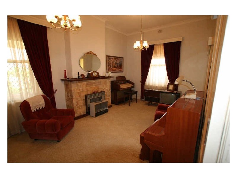 88 George Street, Moonta SA 5558