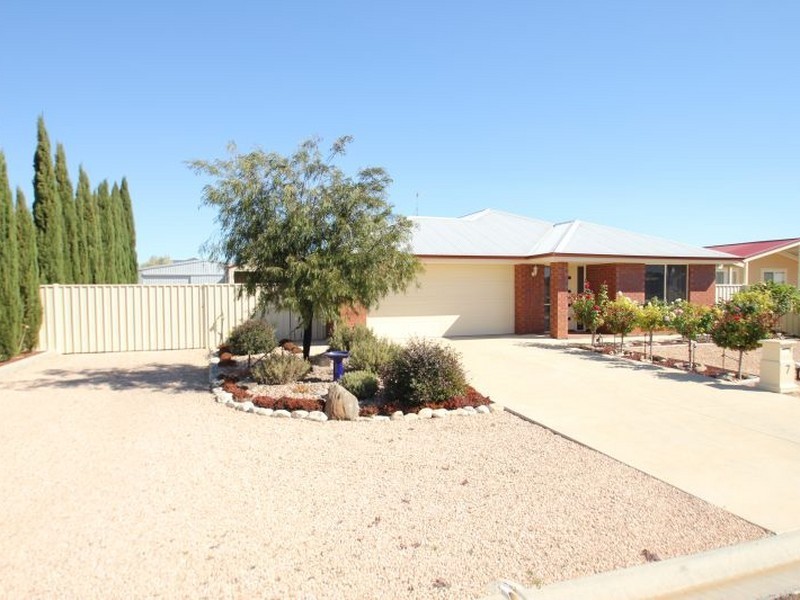 7 Quintrell Street, Moonta Bay SA 5558