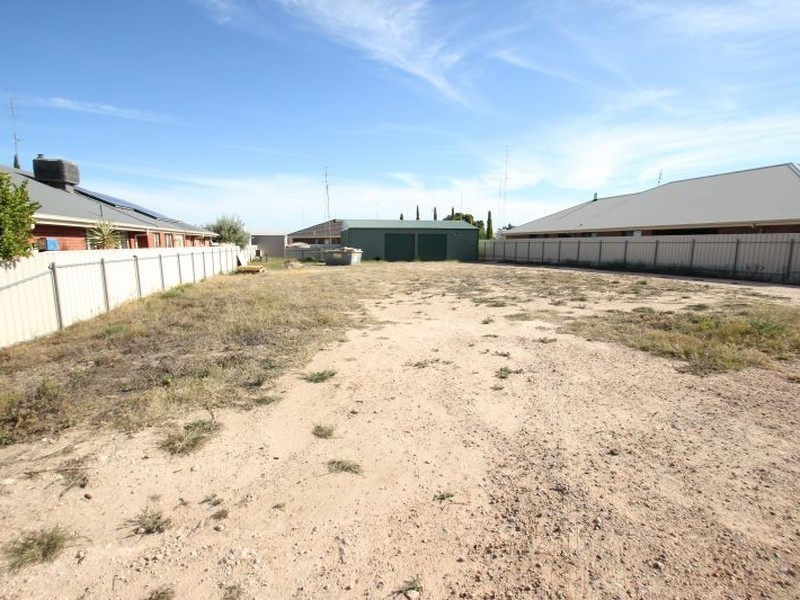 25 Lyndon Avenue, Moonta Bay SA 5558