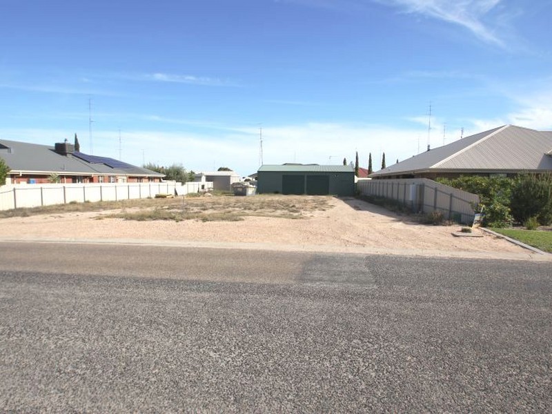 25 Lyndon Avenue, Moonta Bay SA 5558