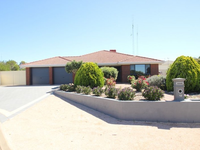 12 Clayton Street, Moonta Bay SA 5558