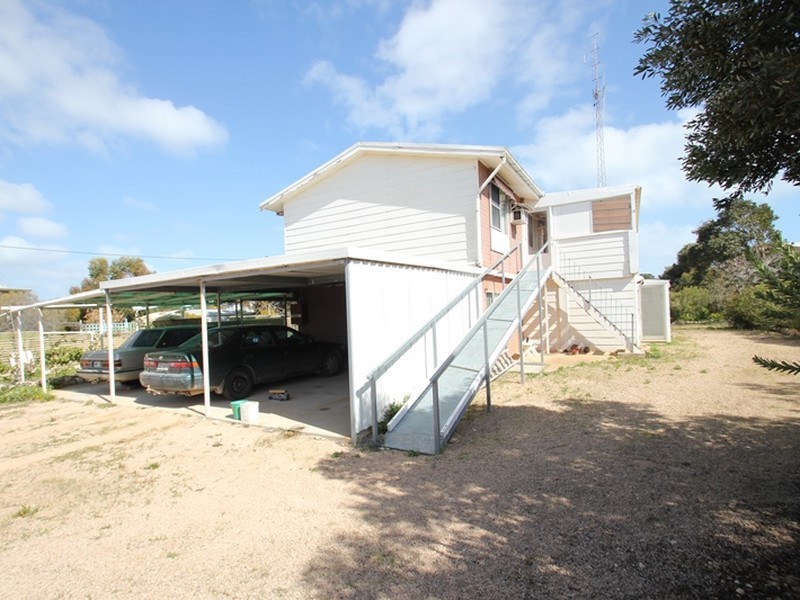 4 Moonta Road, Moonta Bay SA 5558