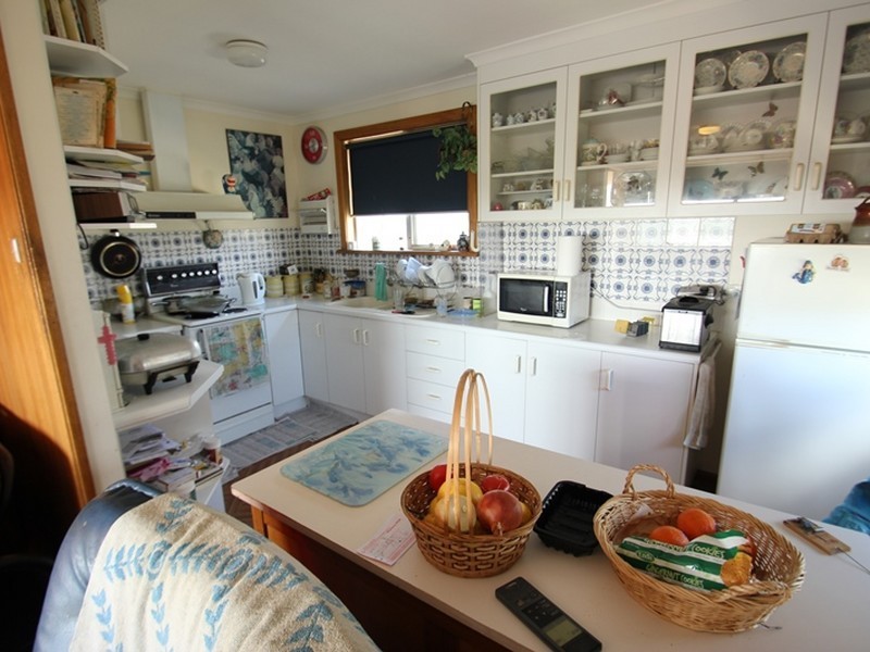 4 Moonta Road, Moonta Bay SA 5558