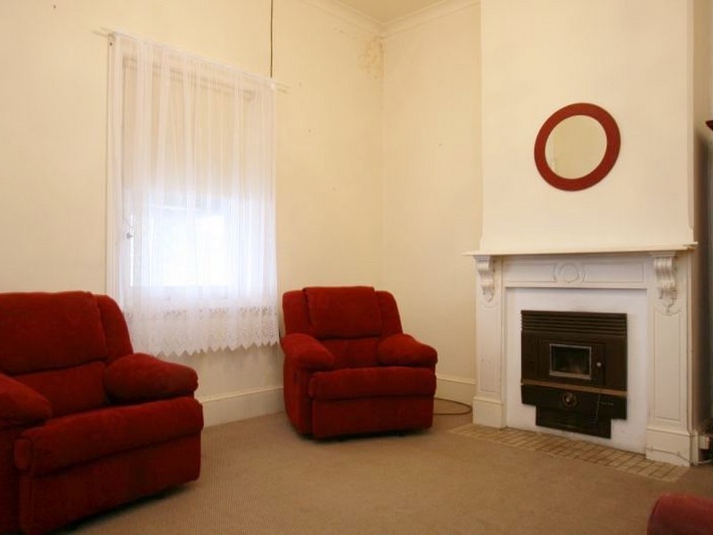 10 McKay Street, Port Broughton SA 5522