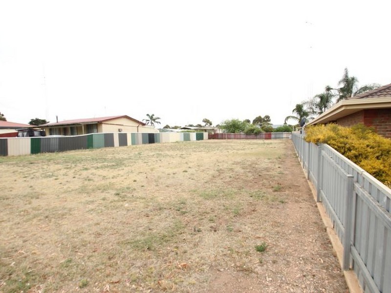 16 First Street, North Moonta SA 5558
