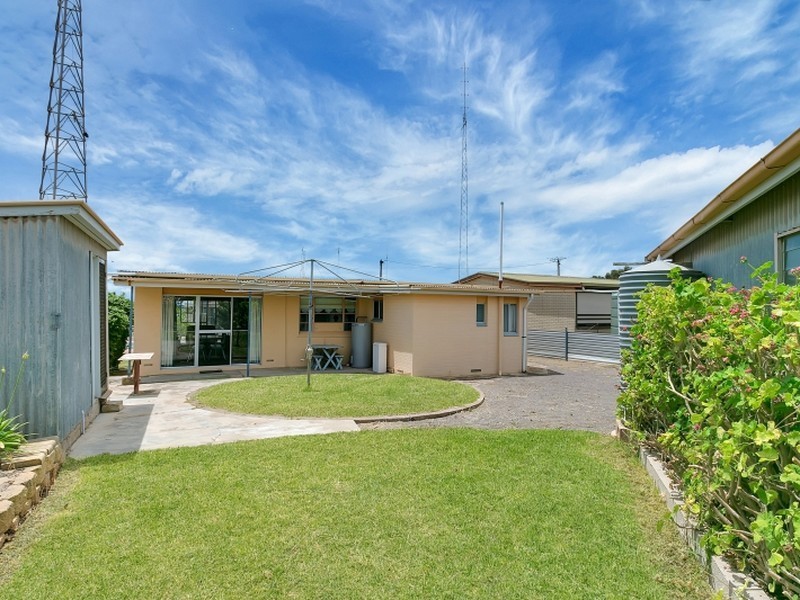 8 Lamming Place, Moonta Bay SA 5558