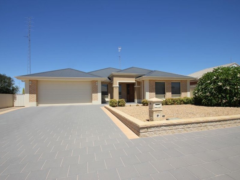 38 Lyndon Avenue, Moonta Bay SA 5558