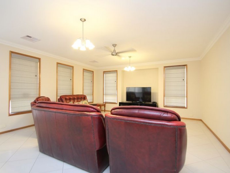 38 Lyndon Avenue, Moonta Bay SA 5558