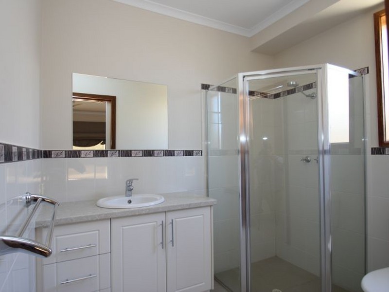38 Lyndon Avenue, Moonta Bay SA 5558