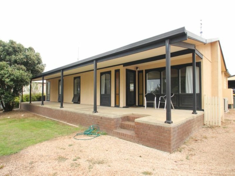 4 Martin Street, Moonta Bay SA 5558