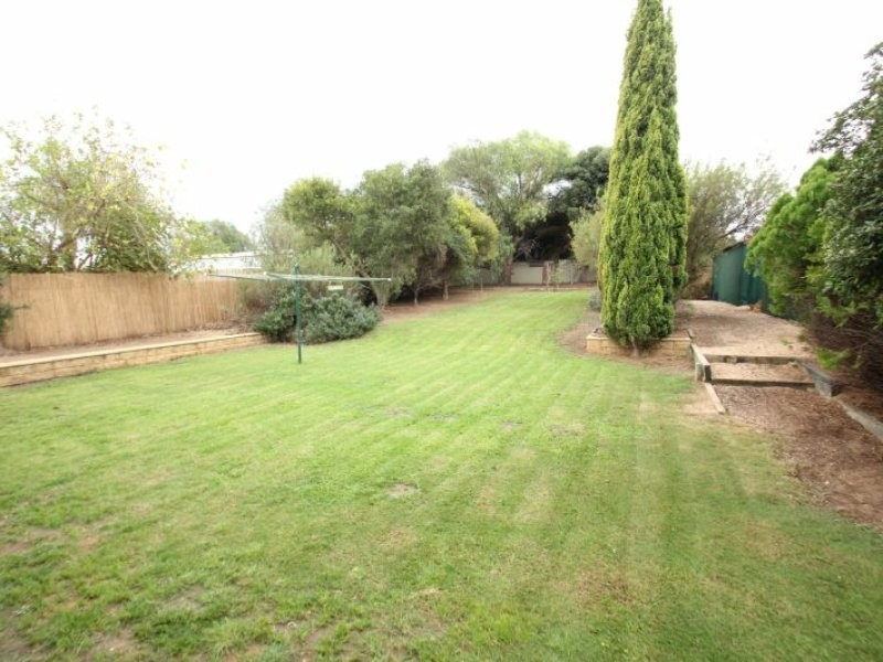4 Martin Street, Moonta Bay SA 5558
