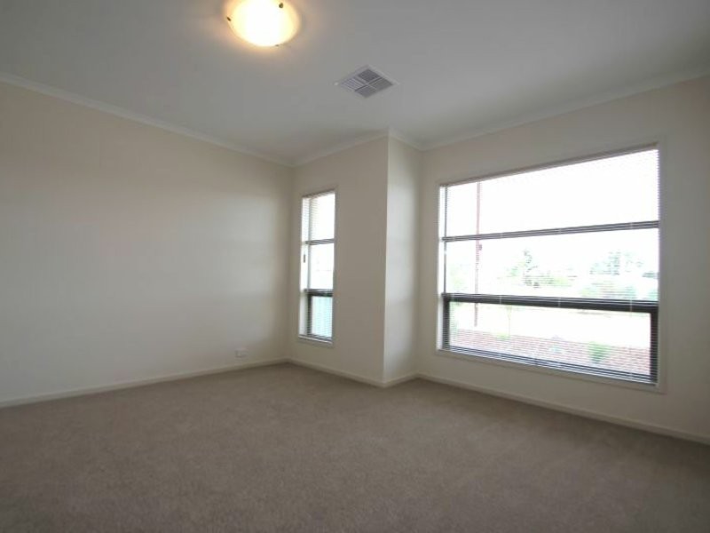 18 Moonta Road, Moonta Bay SA 5558