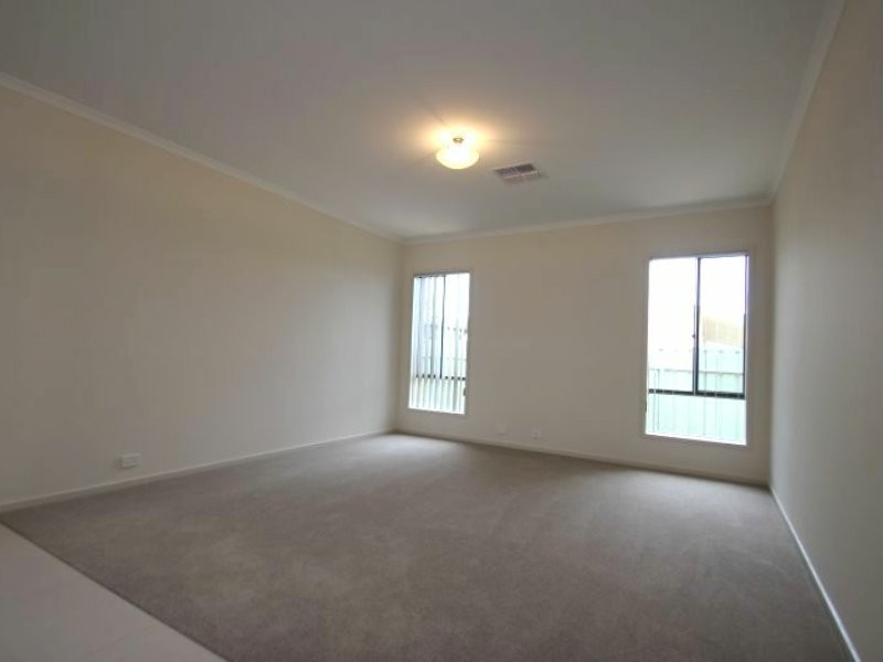 18 Moonta Road, Moonta Bay SA 5558