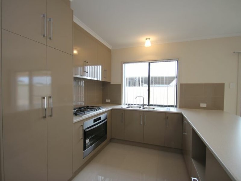 18 Moonta Road, Moonta Bay SA 5558