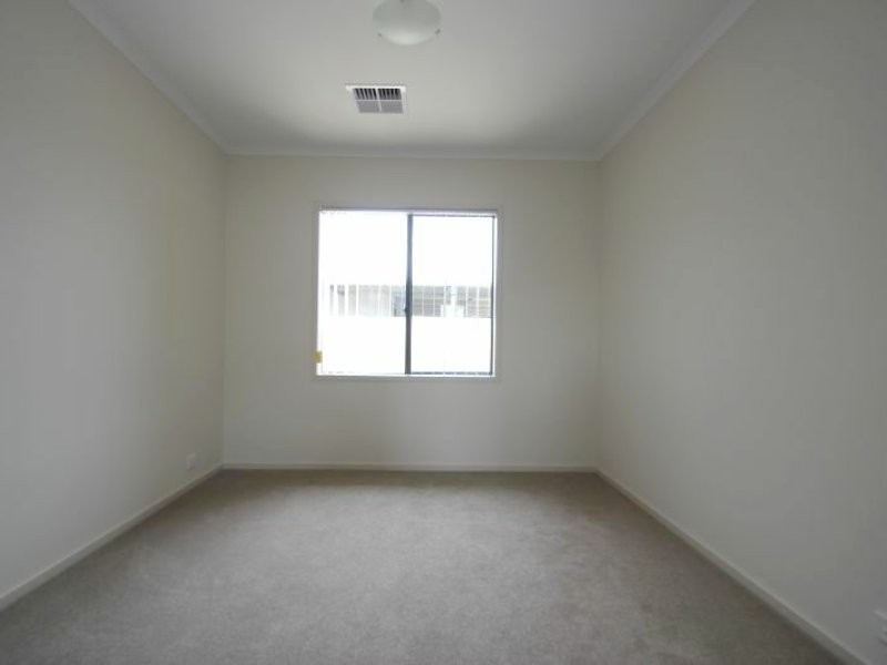 18 Moonta Road, Moonta Bay SA 5558