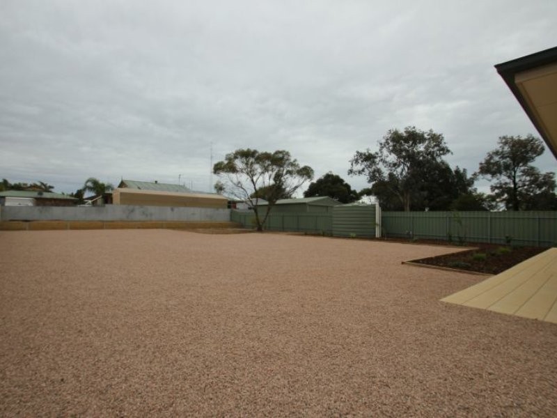 18 Moonta Road, Moonta Bay SA 5558