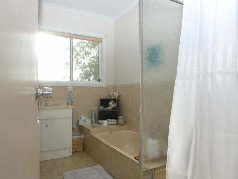 21 Robert Street, Moonta SA 5558