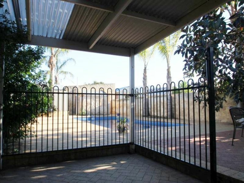 21 Robert Street, Moonta SA 5558