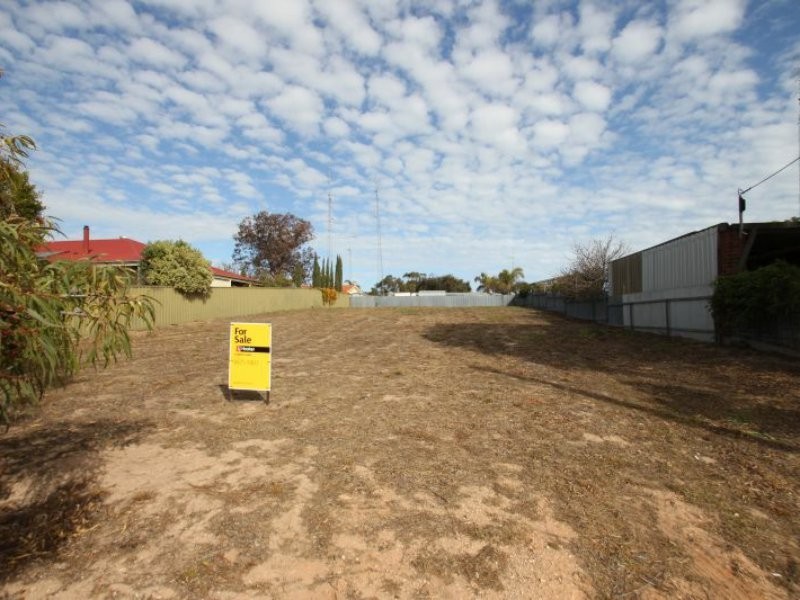 32 Hughes Avenue, Moonta Bay SA 5558