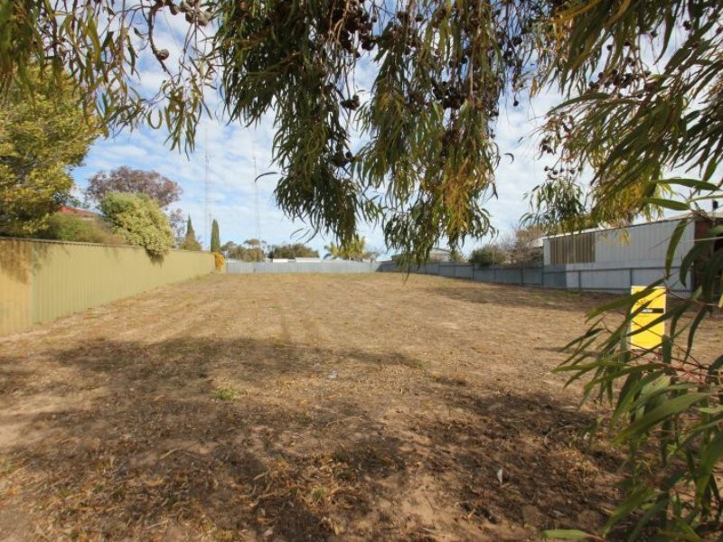 32 Hughes Avenue, Moonta Bay SA 5558