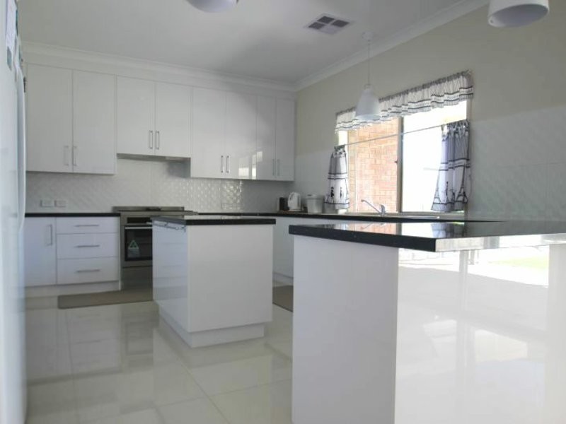 2 Hague Court, Moonta Bay SA 5558