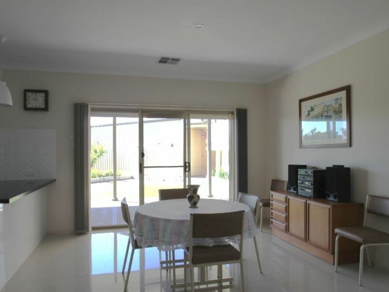 2 Hague Court, Moonta Bay SA 5558