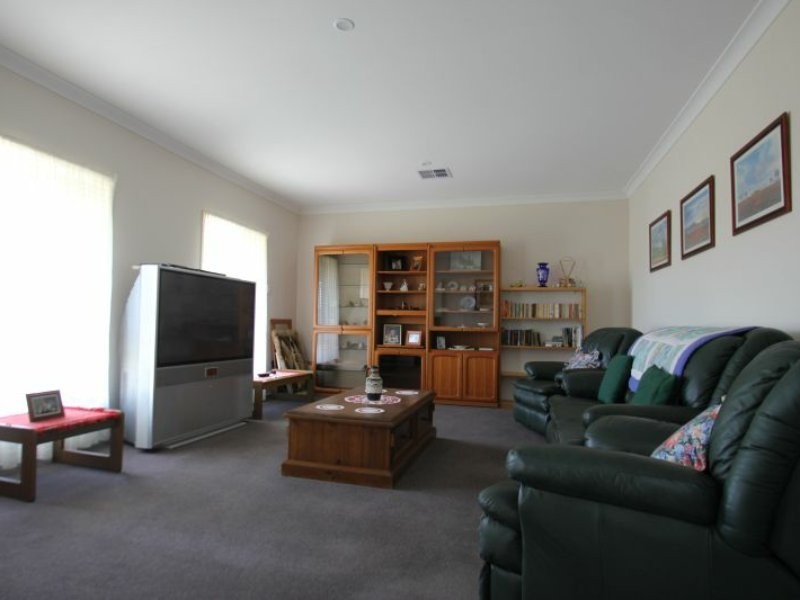 2 Hague Court, Moonta Bay SA 5558