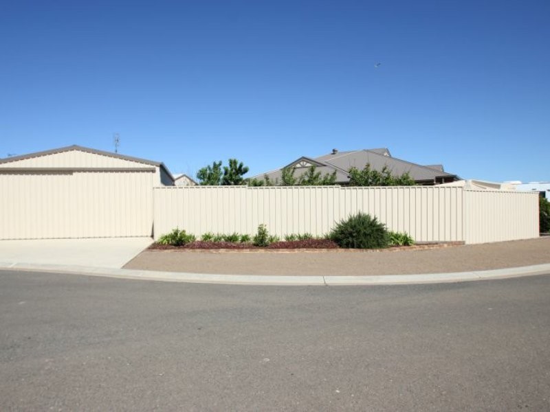 2 Hague Court, Moonta Bay SA 5558