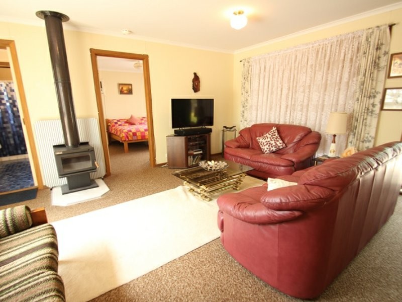 35 Cambridge Street, Moonta Bay SA 5558