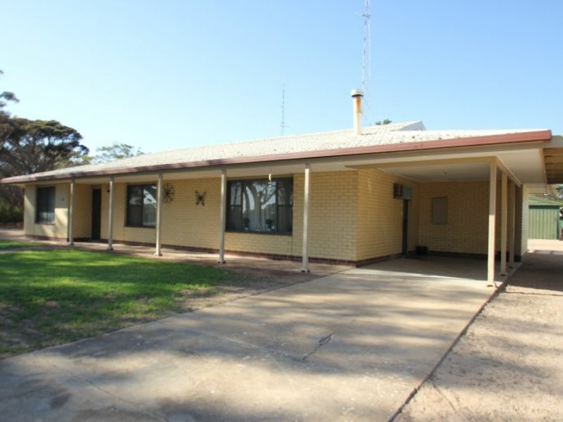 11 Bay Road, Moonta Bay SA 5558