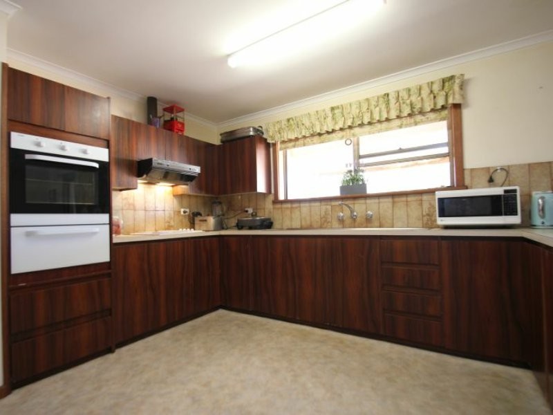 11 Bay Road, Moonta Bay SA 5558