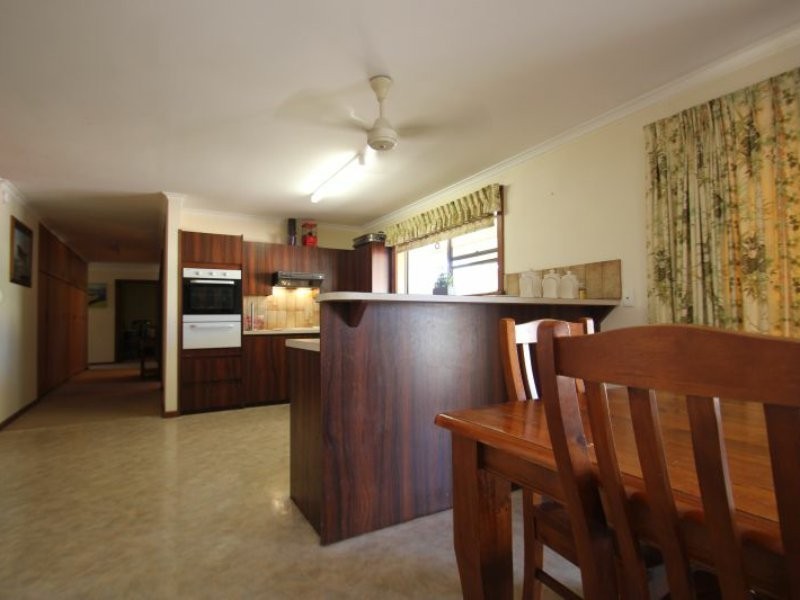 11 Bay Road, Moonta Bay SA 5558