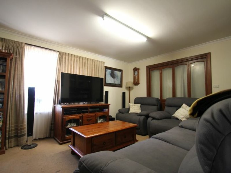 11 Bay Road, Moonta Bay SA 5558