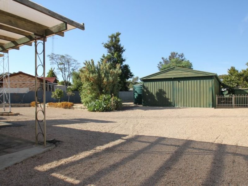 11 Bay Road, Moonta Bay SA 5558