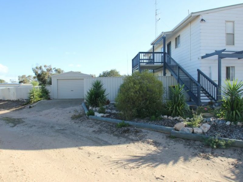 12 North Terrace, Moonta Bay SA 5558