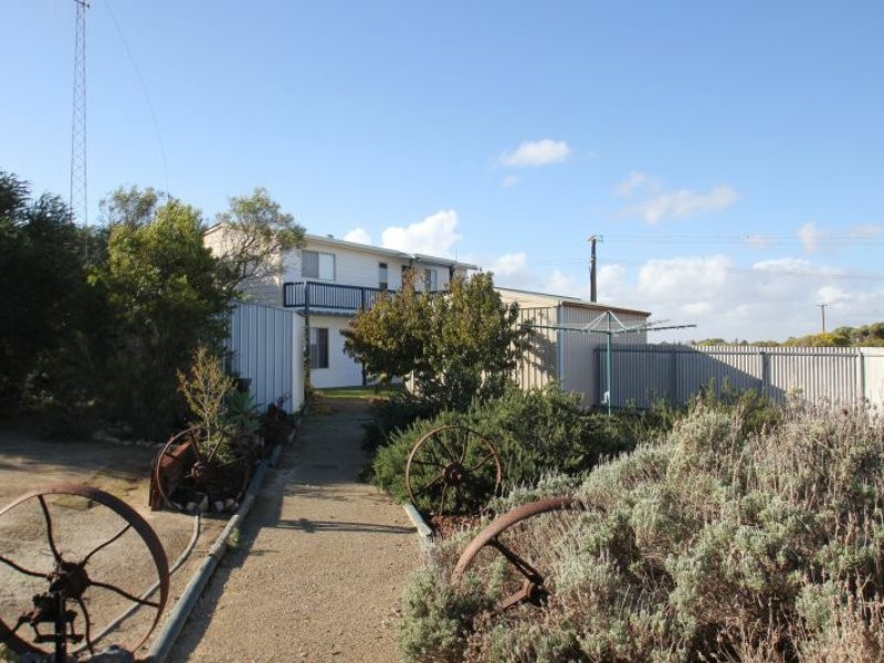 12 North Terrace, Moonta Bay SA 5558