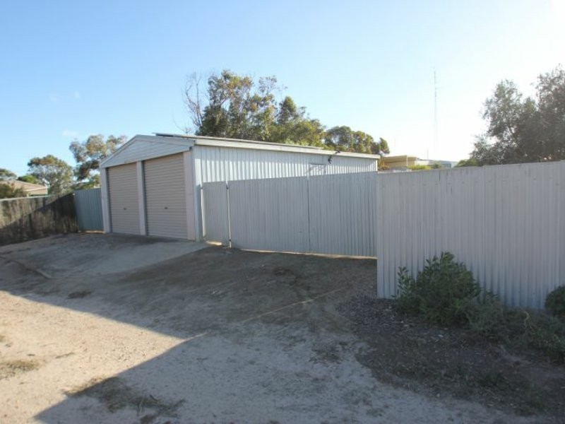 12 North Terrace, Moonta Bay SA 5558