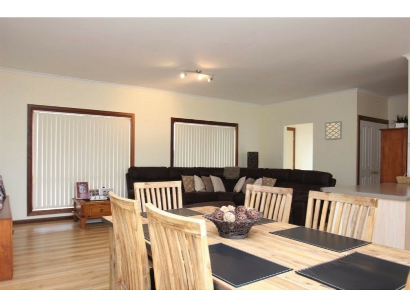 4 Reynolds Street, Moonta Bay SA 5558