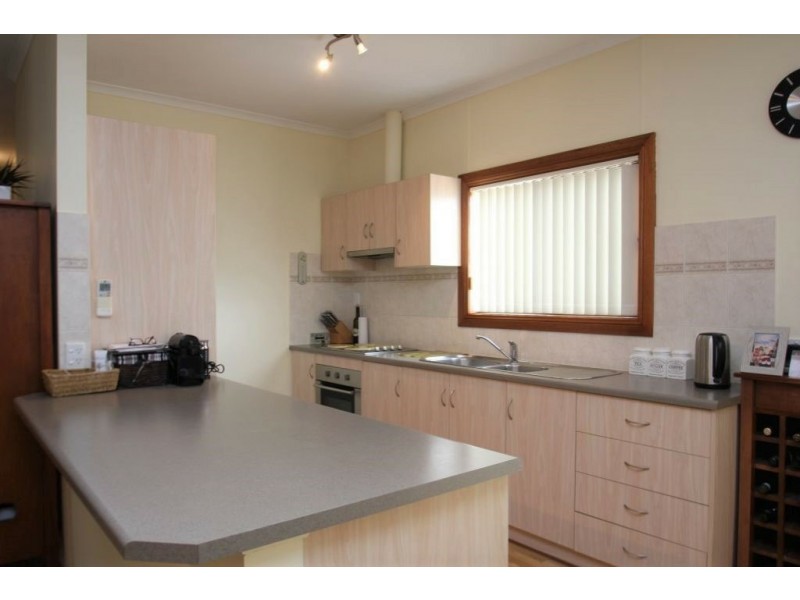 4 Reynolds Street, Moonta Bay SA 5558