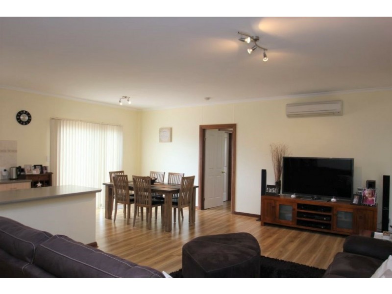 4 Reynolds Street, Moonta Bay SA 5558