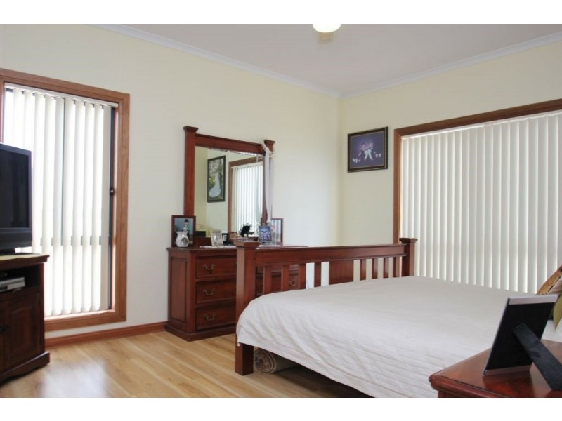 4 Reynolds Street, Moonta Bay SA 5558