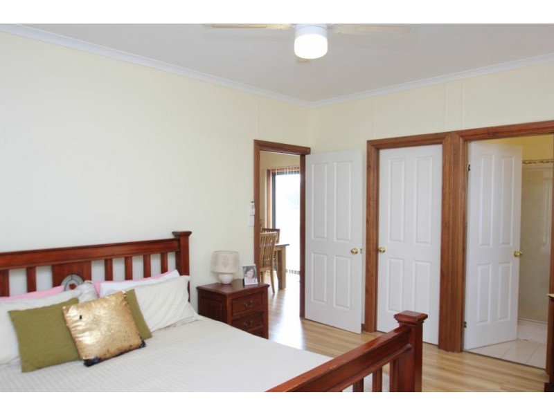 4 Reynolds Street, Moonta Bay SA 5558