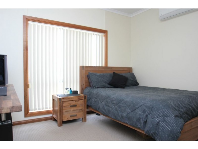 4 Reynolds Street, Moonta Bay SA 5558