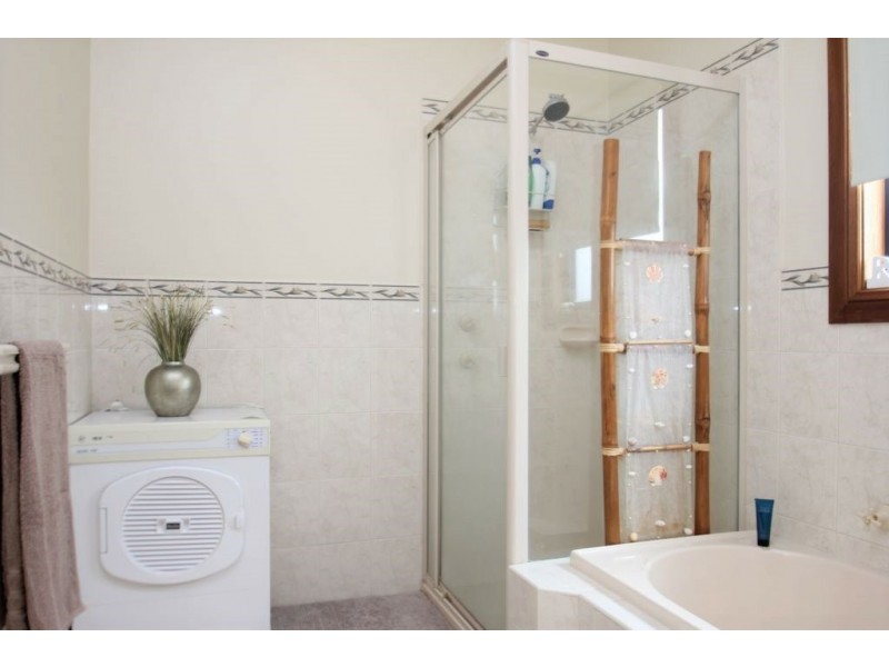 4 Reynolds Street, Moonta Bay SA 5558