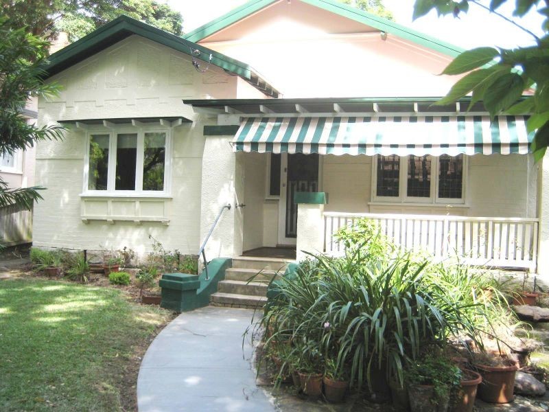 12 Melnotte Avenue, Roseville NSW 2069